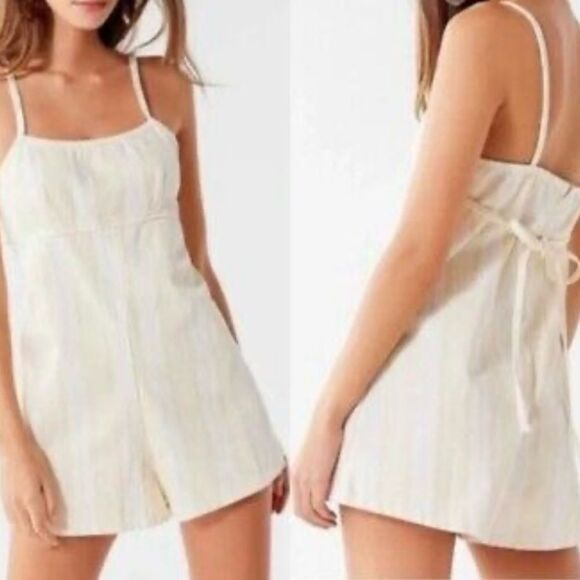 BDG White Jean Shorts with Classic Design - Picture 2 of 9